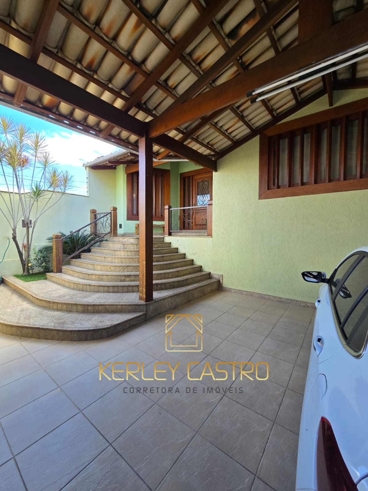 VENDO CASA-SANTA HELENA-Sete Lagoas, MG